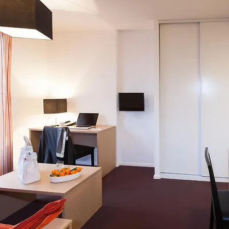 アパートホテル アパートホテル アダージョ アクセス サン ルイ バレ