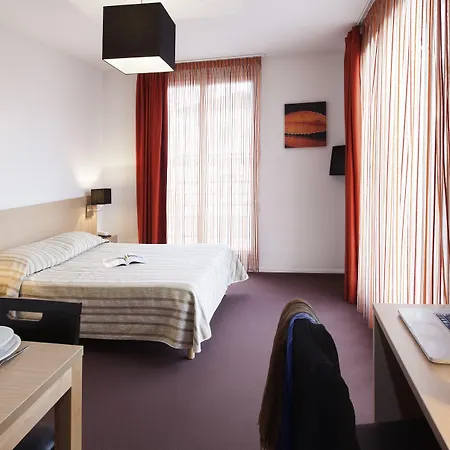 アパートホテル アダージョ アクセス サン ルイ バレ アパートホテル