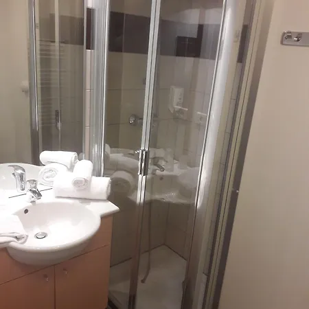 アパートホテル アダージョ アクセス サン ルイ バレ