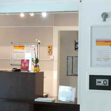 アパートホテル アパートホテル アダージョ アクセス サン ルイ バレ