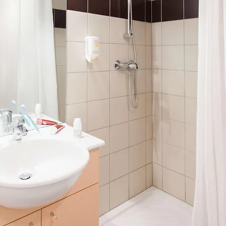 アパートホテル アダージョ アクセス サン ルイ バレ アパートホテル 3*